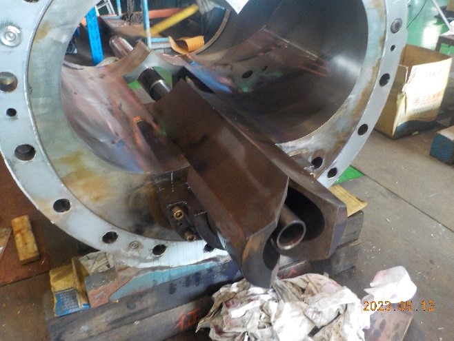 壓縮機內部活塞拆裝及PT檢查型號：KOBELCO KS50LTX